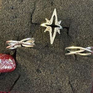 Rings- 3 Rings Size 4  Zinc allow, Silver Tone Rings  NWT Tray RS3-10